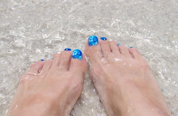 夏こそチャレンジしたいフットネイル | 武蔵野市のネイルなら理想のデザインが叶うy's nail